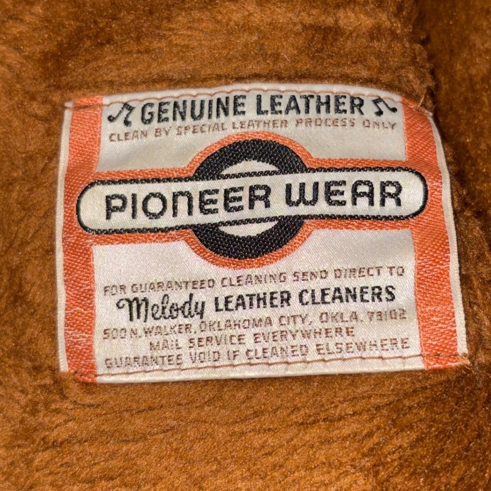 Vintage Pioneer Wear Mens Brown Leather/Sherpa Lined Vest Western Cowboy Size 42 - Picture 11 of 15